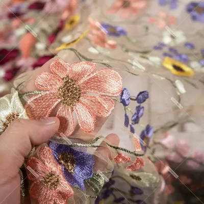 Яркая красочная вышивка 3D Flowers Couture Fabric - OneYard