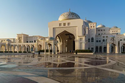 В Абу-Даби появится «крупнейший в мире бассейн в искусственными волнами»