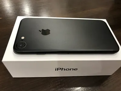 Парень купил iPhone 7 в интернете, но получил стол в форме айфона