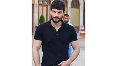 Hercai_dizi77 поделился фотографией в Instagram: «#hercaidizi #hercai #reymir #akru #miranaslanbey #miran #akinakinozu #akınakınözü #aski… | Инстаграм, Одзу, Постеры фильмов