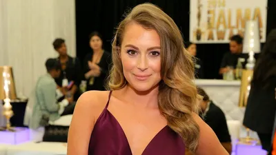 Alexa PenaVega Обои - Обои Пещера