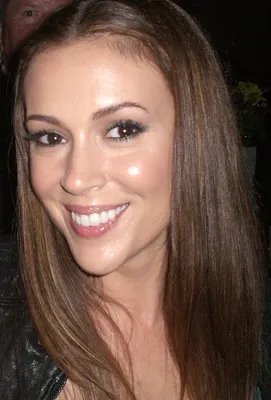 What Alyssa Milano Eats - Alyssa Milano Low-Carb Hacks - 