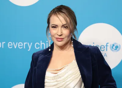 Alyssa Milano tests positive for coronavirus antibodies - Los Angeles Times