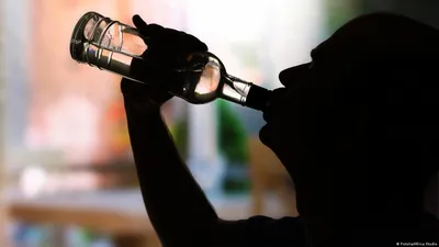 Немцы пьют больше алкоголя, чем россияне – DW – 
