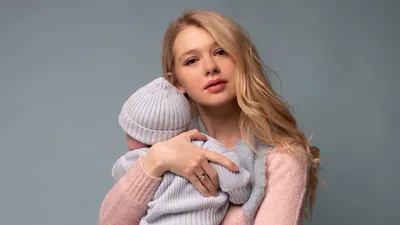 Звезда «Громкой связи» Анастасия Уколова показала фигуру в бикини через год  после родов: «Чувствую себя как в 17 лет»