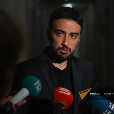 Представителей блока "Айастан" обманом заманили в кабинет вице-спикера -  Вардеванян - , Sputnik Армения