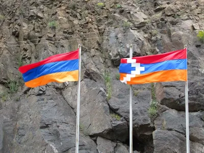 Флаг Нагорного Карабаха: как он появился и что означает? | Армения и армяне  | Дзен