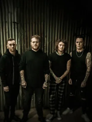 Asking Alexandria e o distanciamento das raízes — ROCKNBOLD