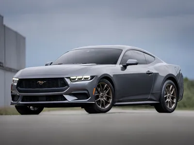 Сравнение Ford Mustang и Pontiac GTO по характеристикам, стоимости покупки  и обслуживания. Что лучше - Форд Мустанг или Понтиак гто