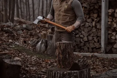 How to Swing an Axe, the Right Way | Gear Patrol