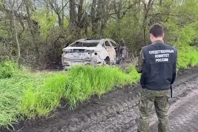 Банда людей под фоном дождя и …» — создано в Шедевруме