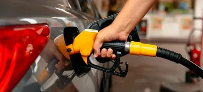 Власти России нашли способ сдержать рост цен на бензин: Бизнес: Экономика:  