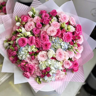 Букет цветов "Исида" - купить с доставкой по Киеву - лучшие цены на  Новогодние венки и букеты в интернет магазине доставки цветов STUDIO Flores