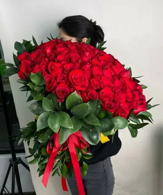 Букет с эустомами и розами за 6 890 руб. | Бесплатная доставка цветов по  Москве