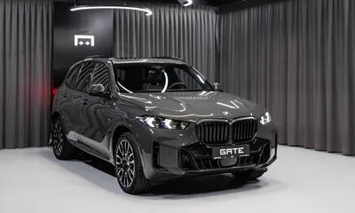 В России стартовали продажи новейшего спорт-внедорожника BMW X5 M 2023. У  него мотор 4,4