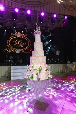 wedding cake, высокий свадебный торт, большие свадебные торты, свадебные  торты, итальянский свадебный торт, свадебный торт 8 кг фото, Свадебный  фотограф Москва