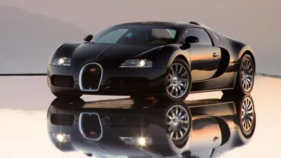 Bugatti Veyron: A Quest for Perfection - The Story of the Greatest Car in  the World: Roach, Martin: 9781848093485: : Books