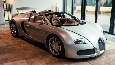 The Very Last Bugatti Veyron Super Sport Comes Up For Sale