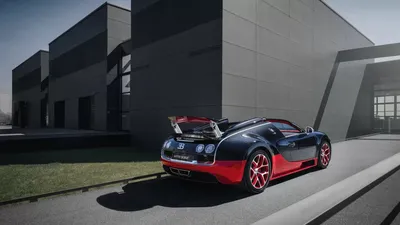 Bugatti Veyron - review, history, prices and specs | evo