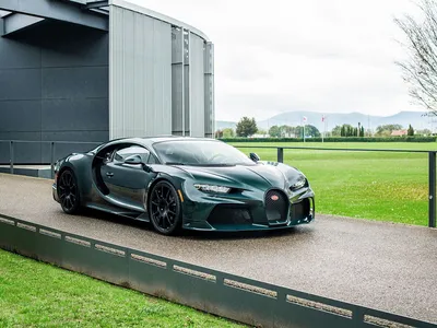 2022 Bugatti Chiron Super Sport Review: The Most Dignified 1,578 HP You'll  Never Drive