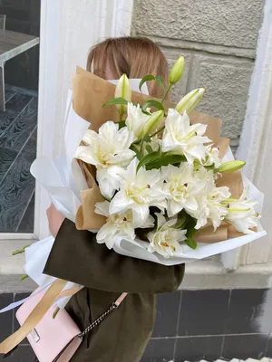 Купить лилии в Москве от 2 510 руб, доставка букетов с лилиями - Русский  Букет