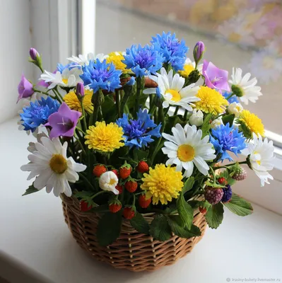 Купить яркий букет из полевых цветов 🌺 в магазине "Цветы для Вас"