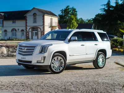 2025 Cadillac Escalade IQ Up Close: More Lyriq XL Than Escalade EV |  