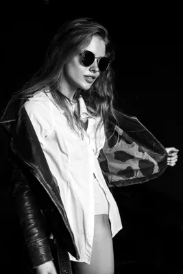 Пин от пользователя Мария Шаталова на доске Абстрактное | Портрет, Черно- белое, Куртка