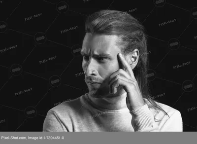 Черно-белый портрет зрелого мужчины в осеннем парке :: Стоковая фотография  :: Pixel-Shot Studio