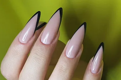 френч маникюр, чёрный френч, лунки | Nails, Nail art, Beauty