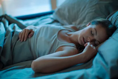 8 нетрадиционных способов помочь себе заснуть | 