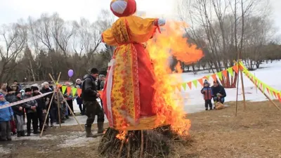 Фото дня: чучело зимы сожгли на Масленицу в Нижнем Новгороде |  |  Нижний Новгород - БезФормата