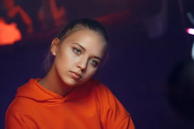 Даша Щербакова выпустила клип «Вспышками» @ kids'music