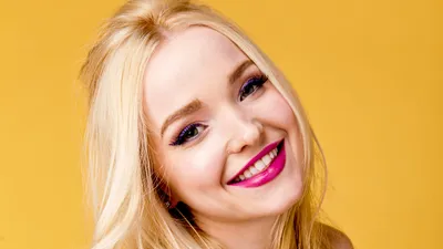 Скачать Dove Cameron Wallpapers APK для Android