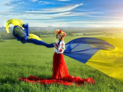 Поздравляем всех с Днем Конституции Украины в 2023 году!