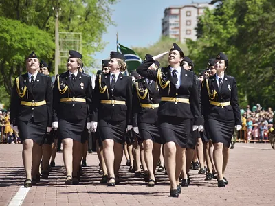 День пограничника в Благовещенске отметили цветным салютом