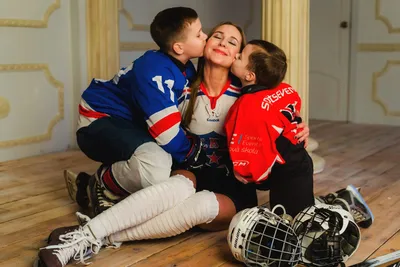 22 ноября Россия празднует "День сыновей" - Hockey4Kids