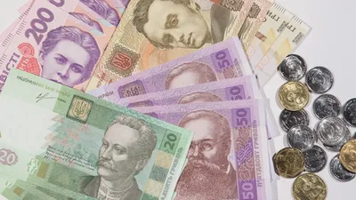Зеленского просят ввести доллар вместо гривны: почему это плохая идея?