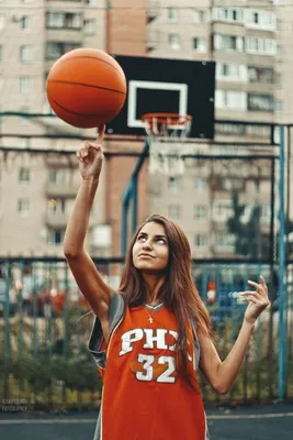 Pin by Marcelo Gomes on BASKETBALL - PHOTO SHOOTING | Basketball pictures  poses, Basketball photography, Basketball court photoshoot