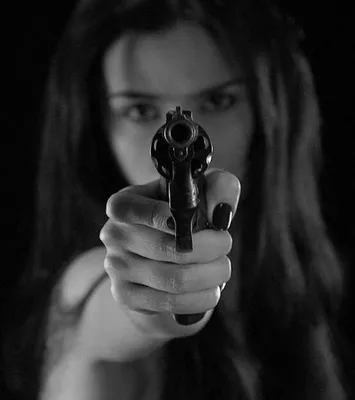Картинки девушка с пистолетом - 78 фото