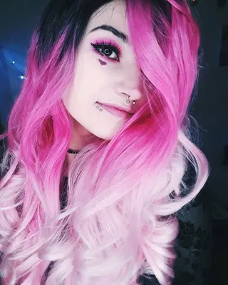 Печать фото картин в Муроме в интернет-магазине - Девушка с розовыми  волосами