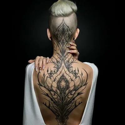 Тату на спине для девушек: 20+ самых красивых вариантов | Spine tattoos for  women, Tattoos for women, Pattern tattoo