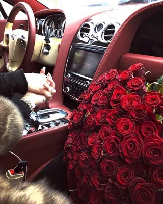 Цветы в машине - красивые фото