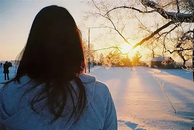 Зима снег горы девушка Домбай | Сноуборд девушка, Зимняя фотография,  Семейные фото на улице