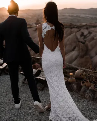 Девушка в свадебном платье со спины - 75 фото