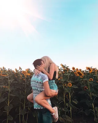 Скачать обои девушка и парень целуются у фонтана, влюбленная пара, girl and  guy kissing by the fountain, a couple in love разрешение 960x854 #75606