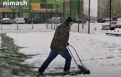 Девушка с розами на снегу - 54 фото