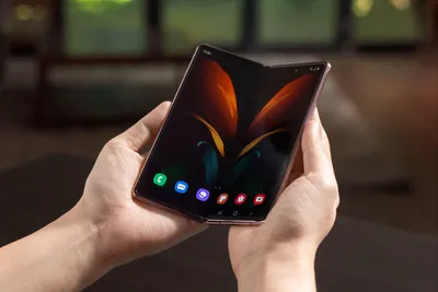 Самый дорогой складной смартфон Samsung Galaxy Z Fold2 пришел в Россию.  Цена - Российская газета