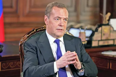 Медведев предложил догадаться, что ждет его "коллегу из братской страны" -  РИА Новости, 