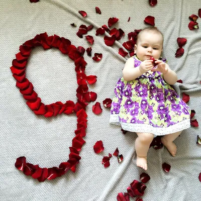 Здравствуйте! У меня такой вопрос: дочке 1 месяц, кормлю грудью, но она не  наедается. Молока мало или что?» — Яндекс Кью